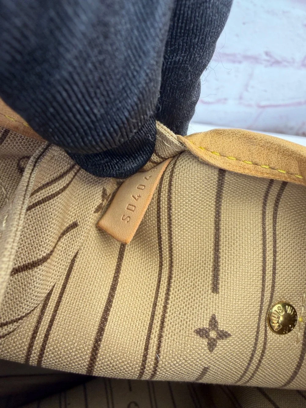 Louis Vuitton Neverfull Mm Monogram Canvas Tote in Brown